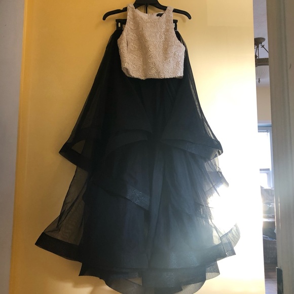 Formal Dress - Picture 1 of 6